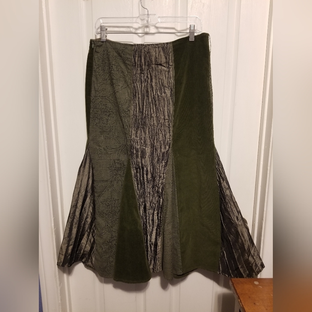 Basil & Maude Skirt Size 8 Color Militar Green - Picture 3 of 8